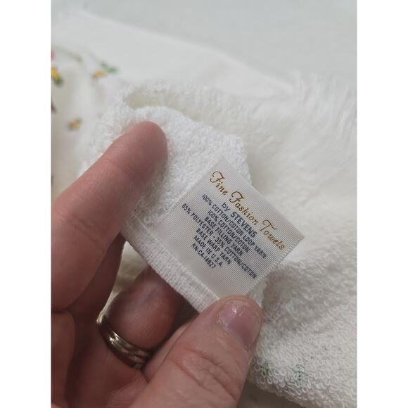 Lot of 2 Vintage Holiday Christmas Snowman Santa Claus Soft Fringe Hand Towels - Picture 7 of 7